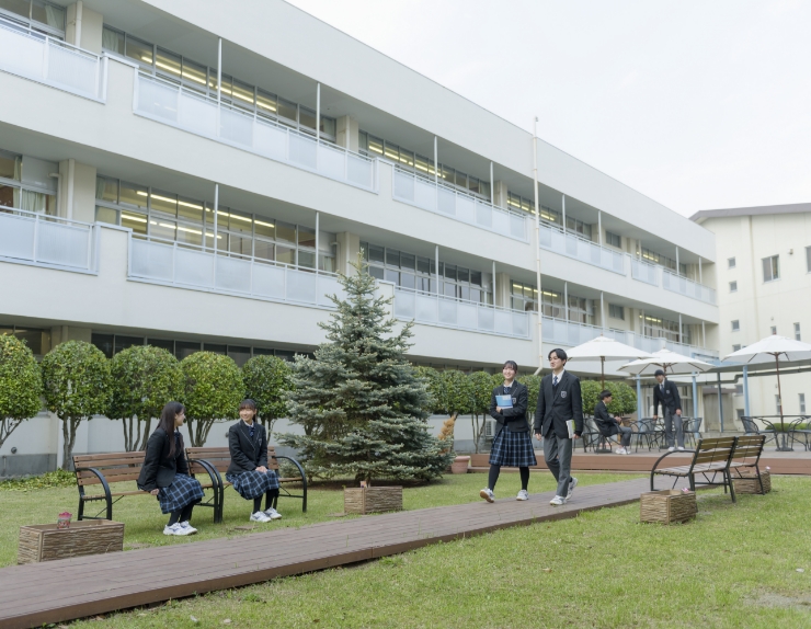 建学の精神